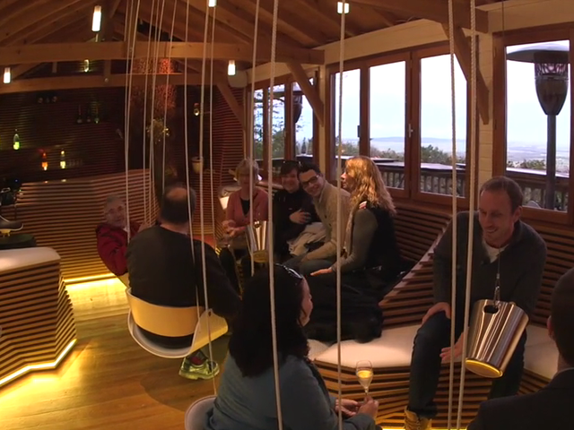 Video: Tree-Top Champagne Bar in Champagne, France